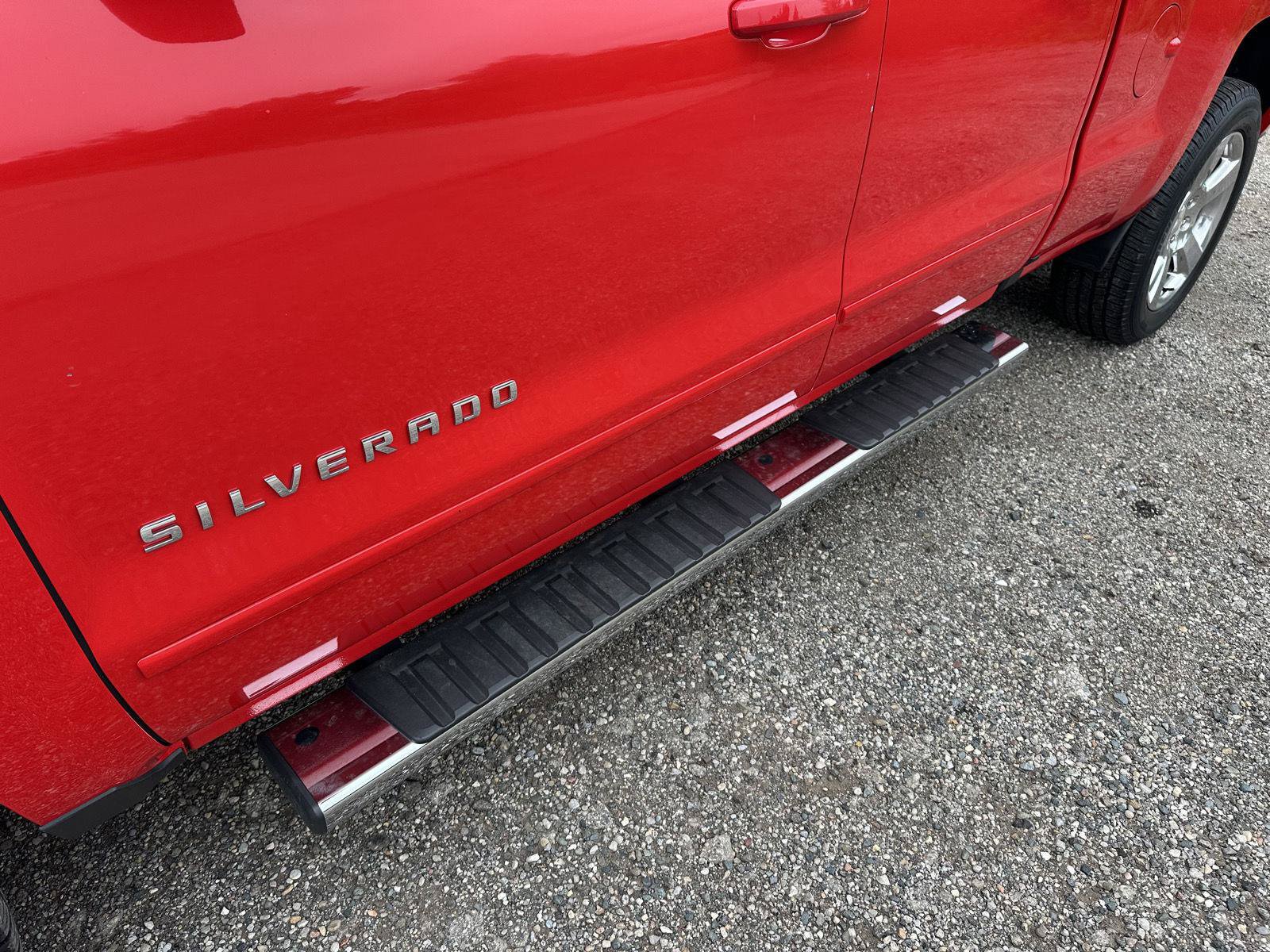 Used 2017 Chevrolet Silverado 1500 LT AWD/4WD image 38