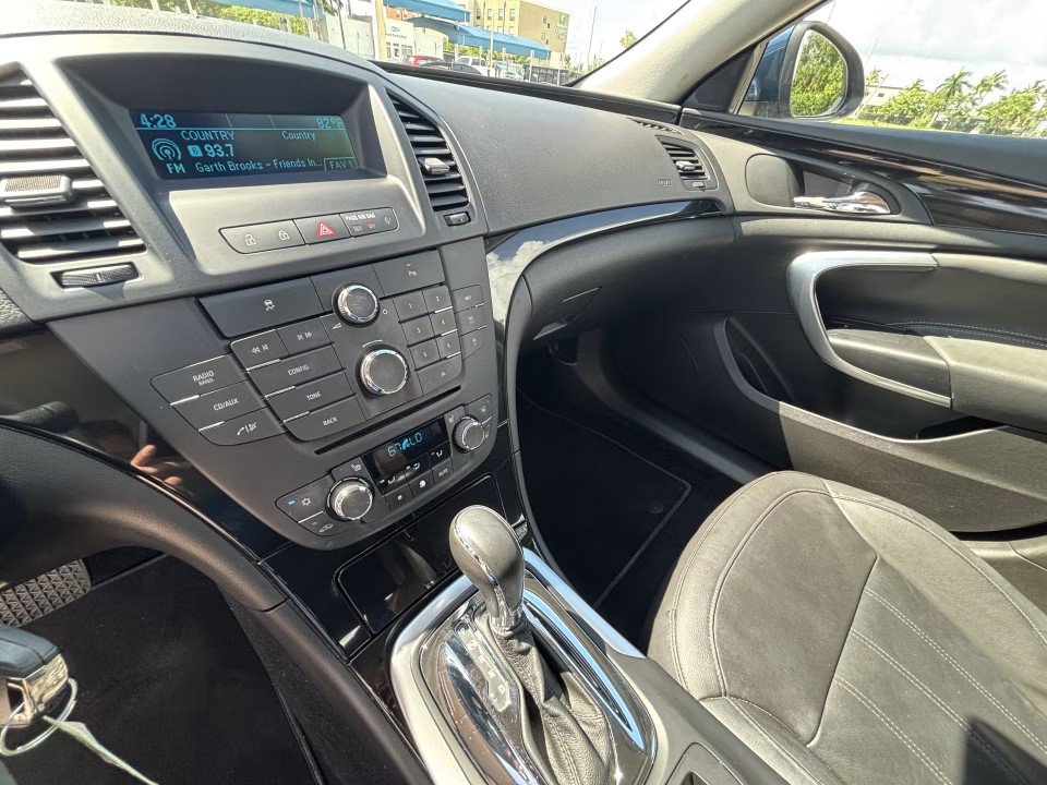 Used 2011 Buick Regal CXL w/ RL3 Preferred Equipment Group FWD image 16
