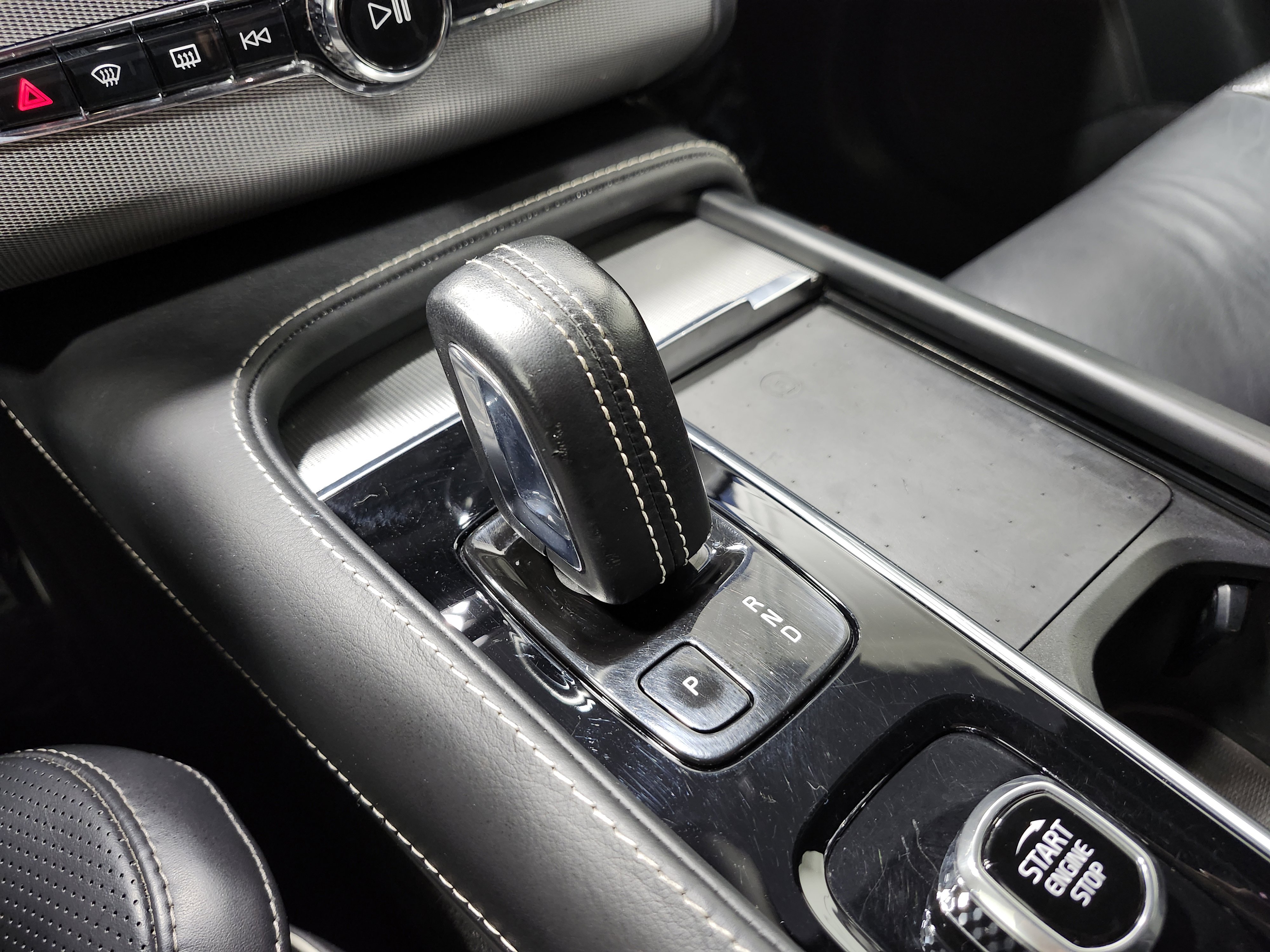 Used 2021 Volvo XC90 T8 R-Design w/ Advanced Package image 37