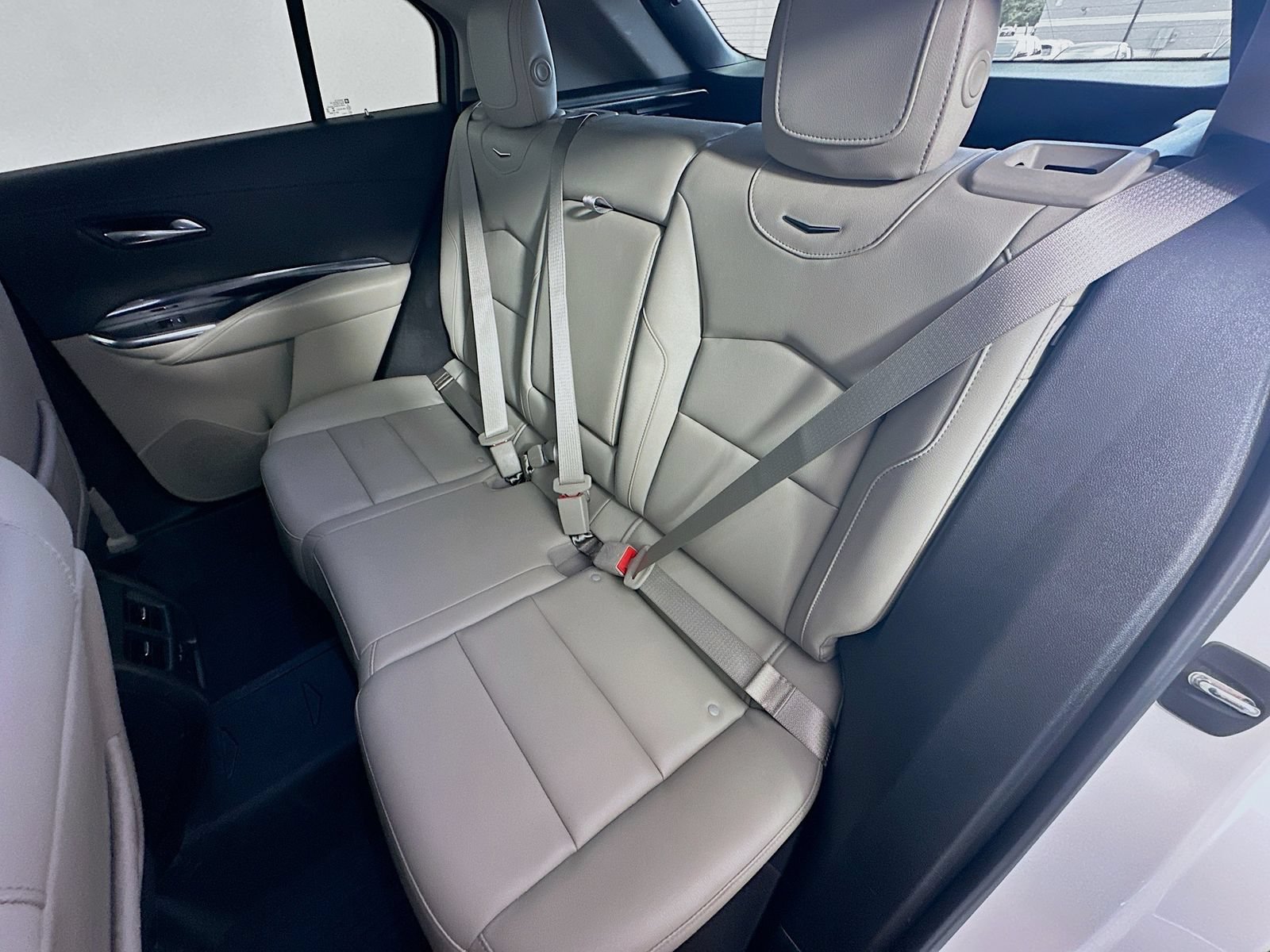 Used 2020 Cadillac XT4 Luxury w/ Cold Weather Package AWD/4WD image 25