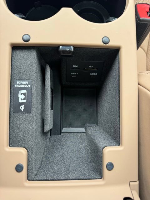 Used 2025 Porsche Macan AWD/4WD image 29