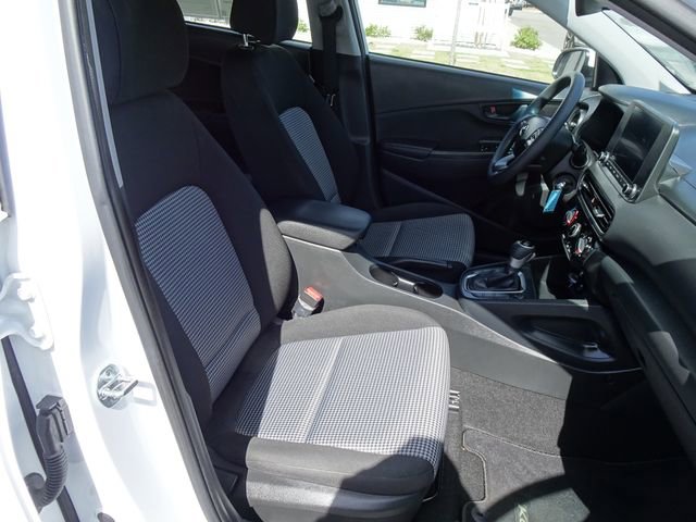 Used 2023 Hyundai Kona SE image 16