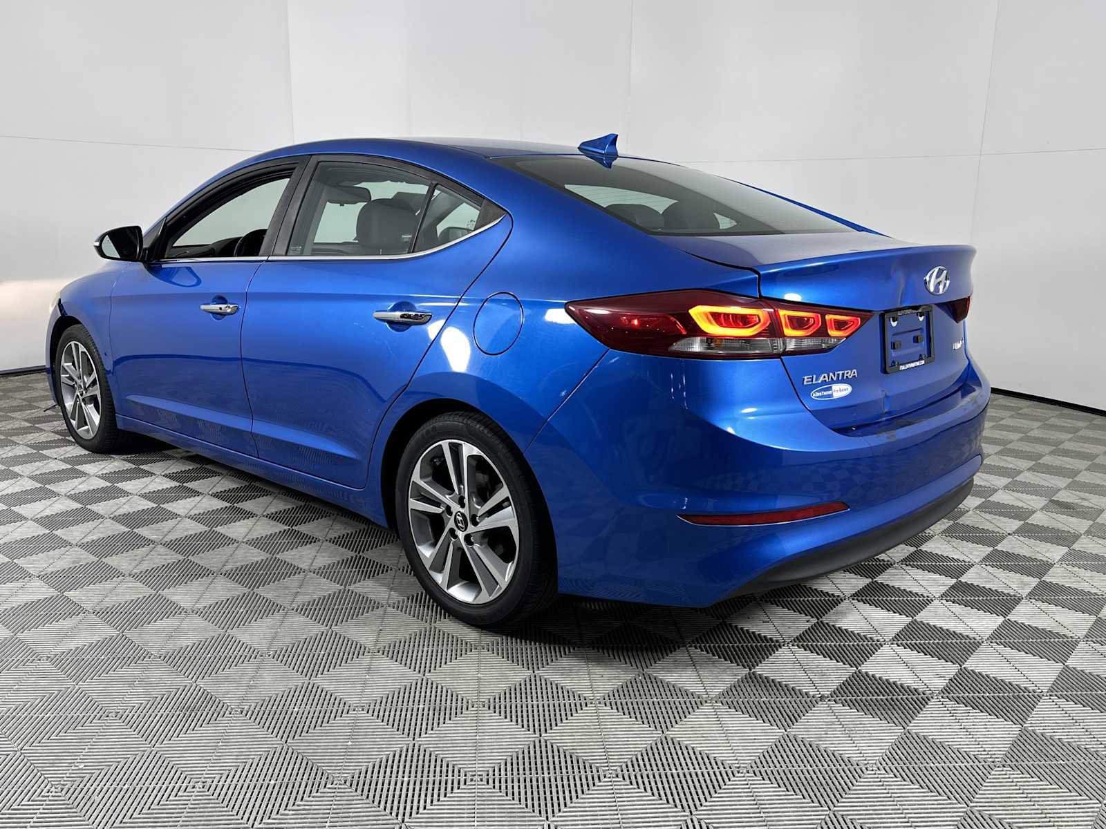 Used 2017 Hyundai Elantra Limited image 6