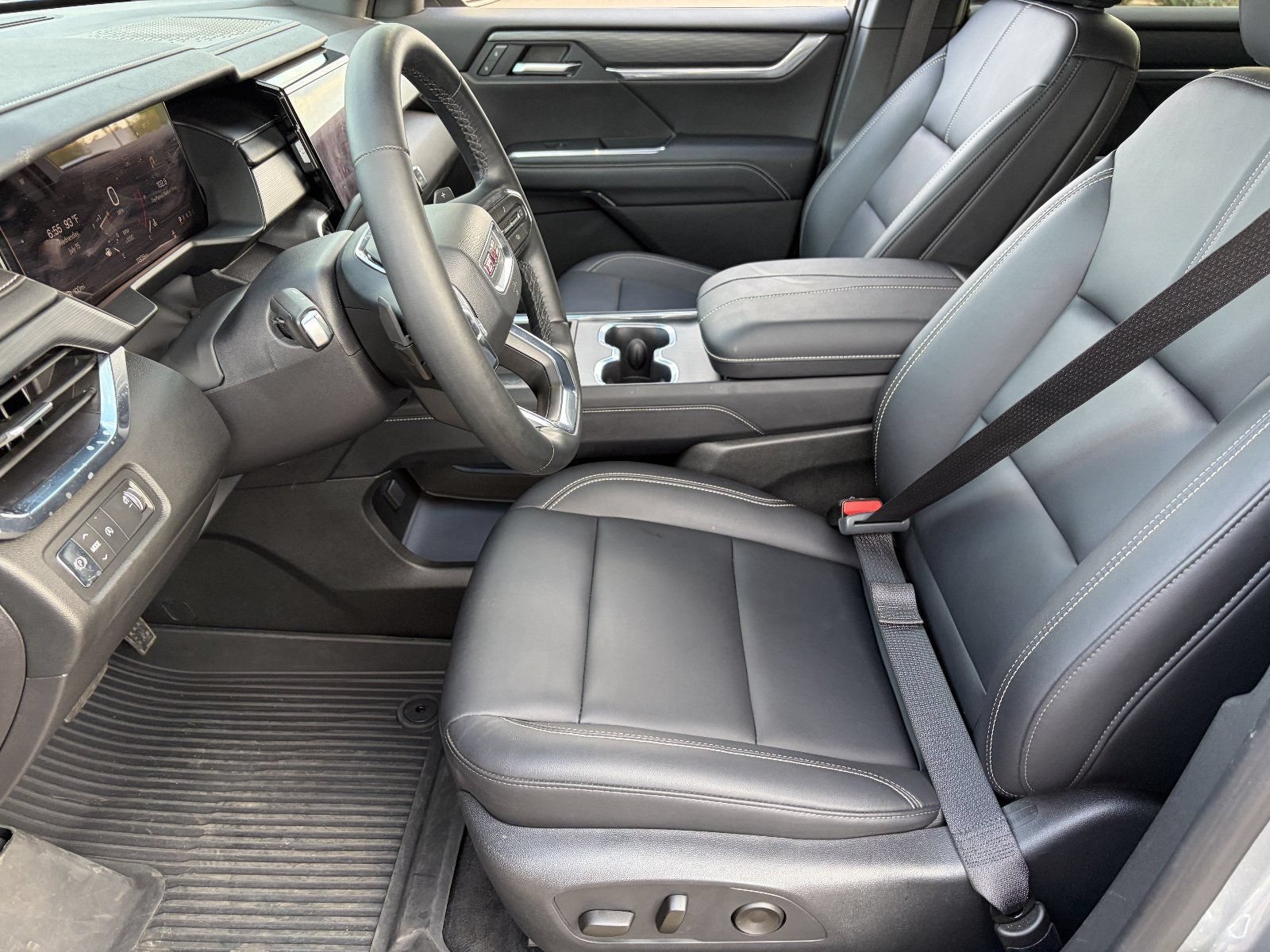 Certified 2025 GMC Acadia Elevation w/ Elevation Premium Package FWD image 20
