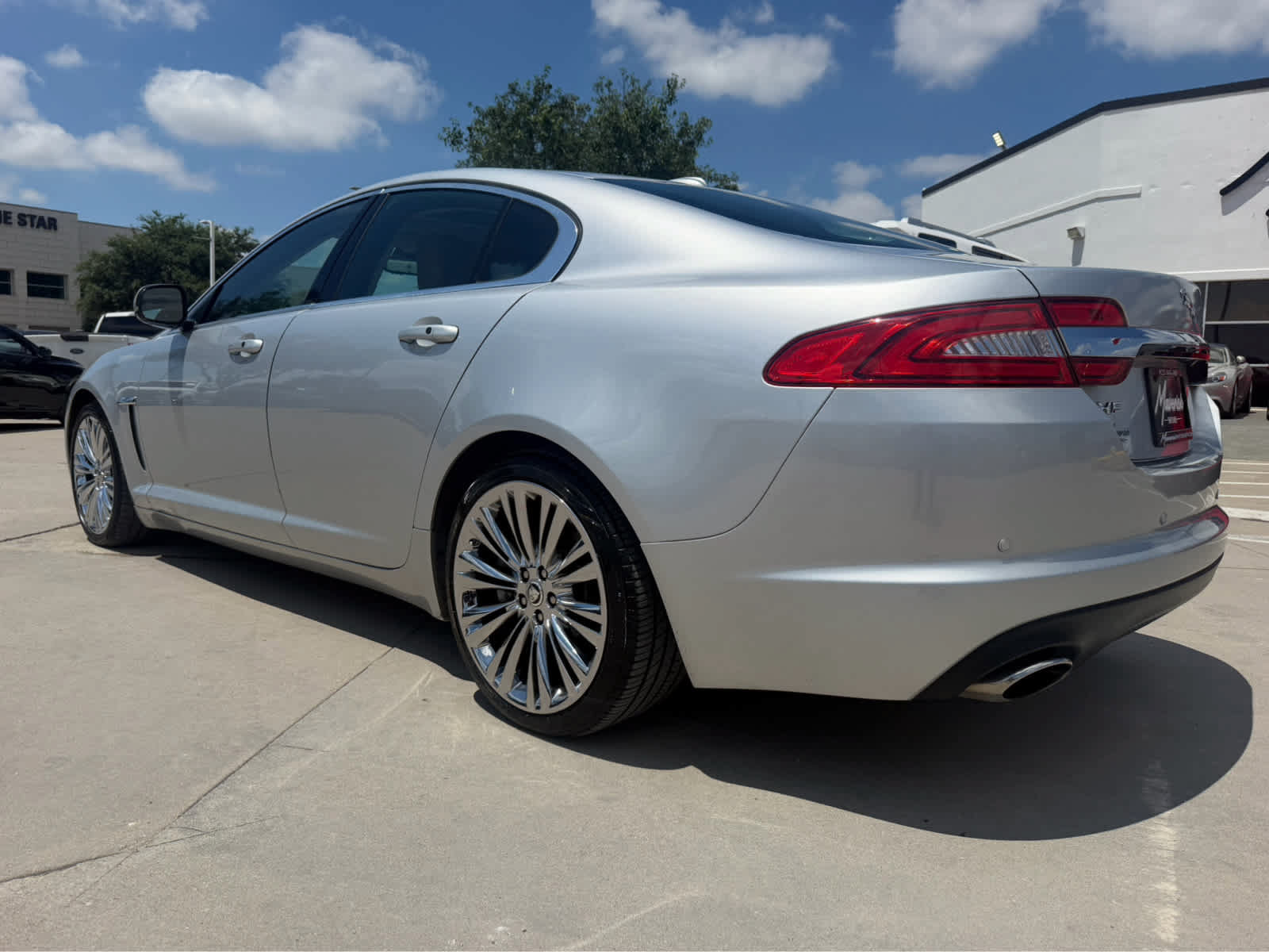 Used 2012 Jaguar XF Portfolio RWD image 9