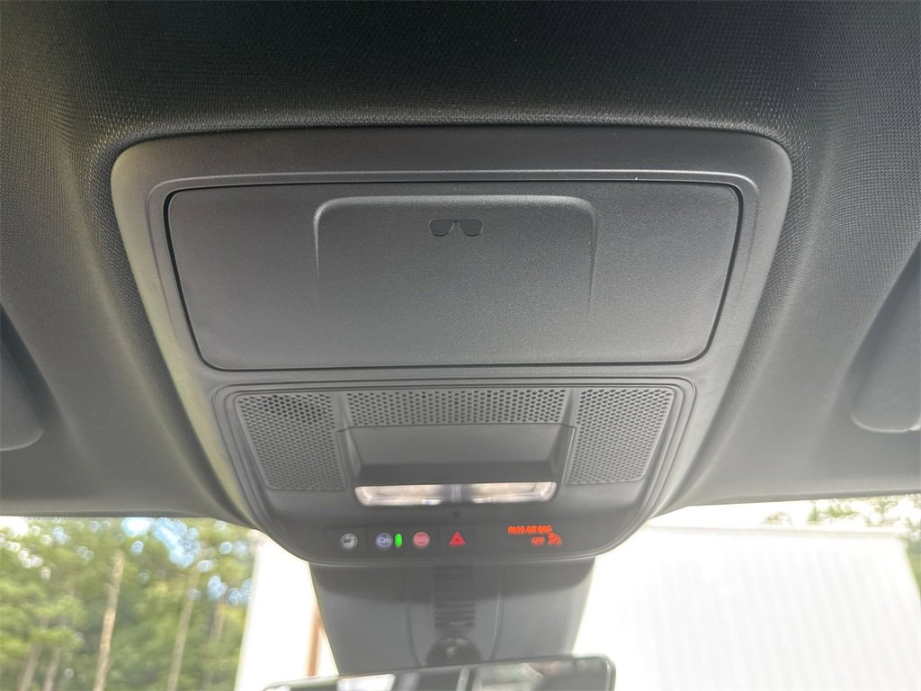 New 2026 Chevrolet Traverse LT w/ Midnight/Sport Edition image 19