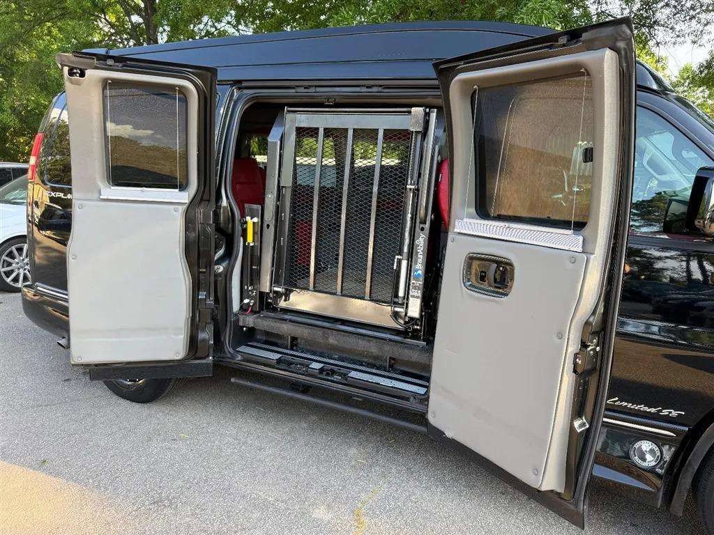 Used 2018 GMC Savana 2500 w/ Enhanced Convenience Package RWD image 40