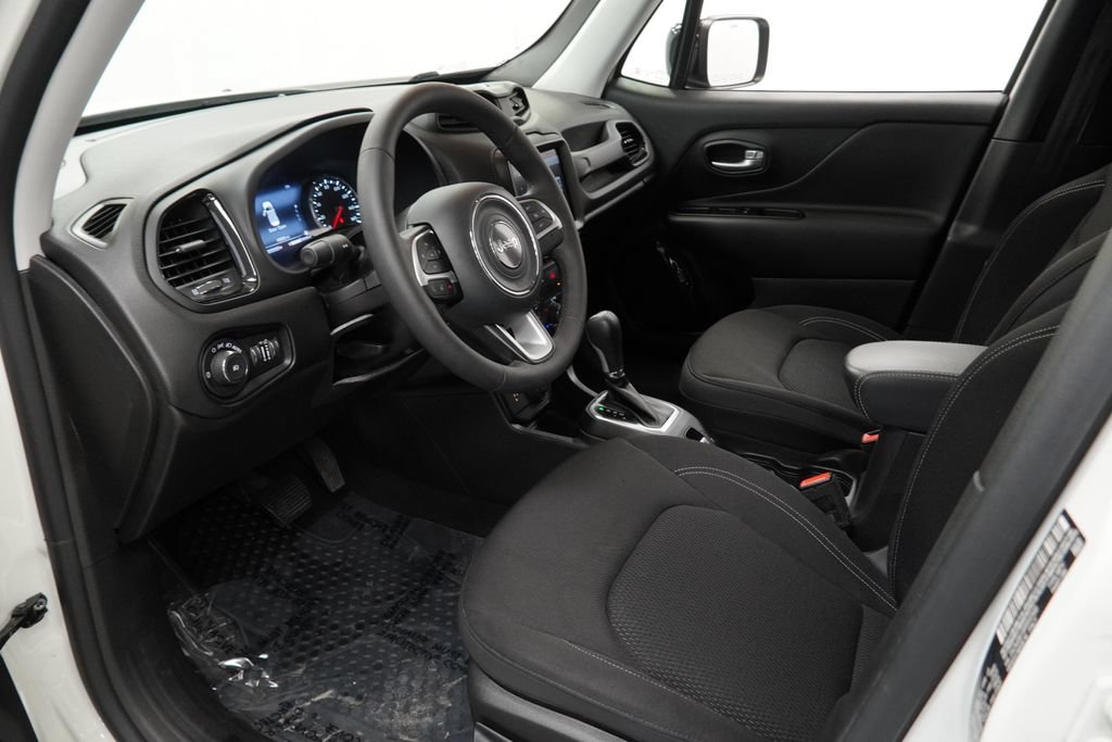 Certified 2023 Jeep Renegade Altitude AWD/4WD image 17