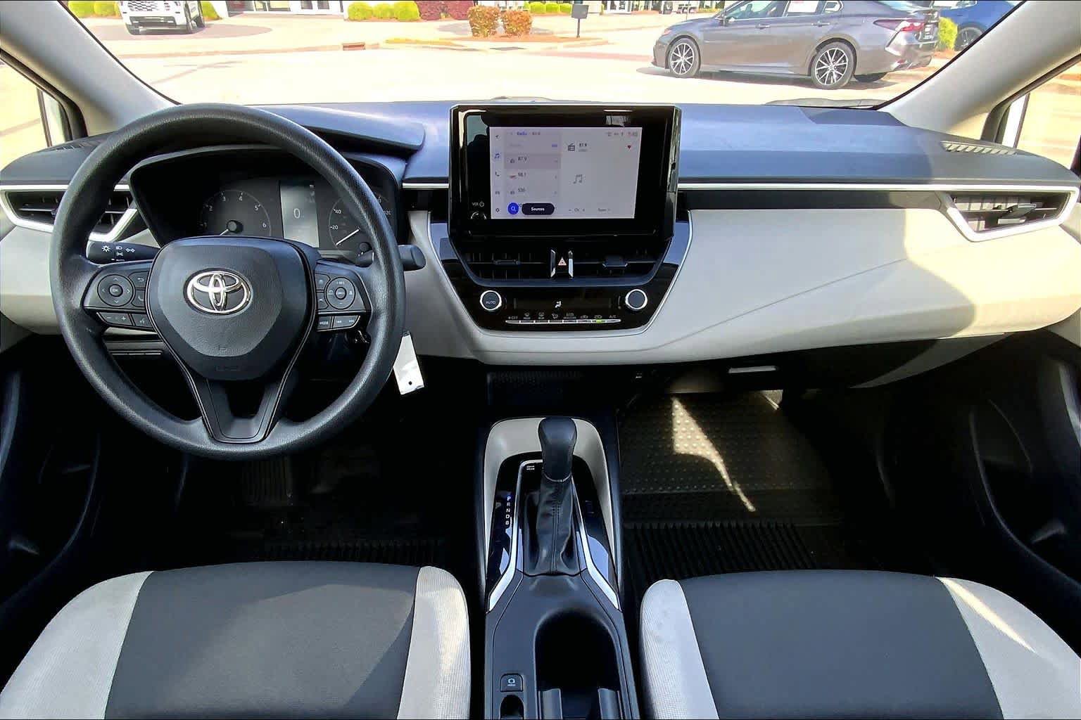 Used 2024 Toyota Corolla LE image 15