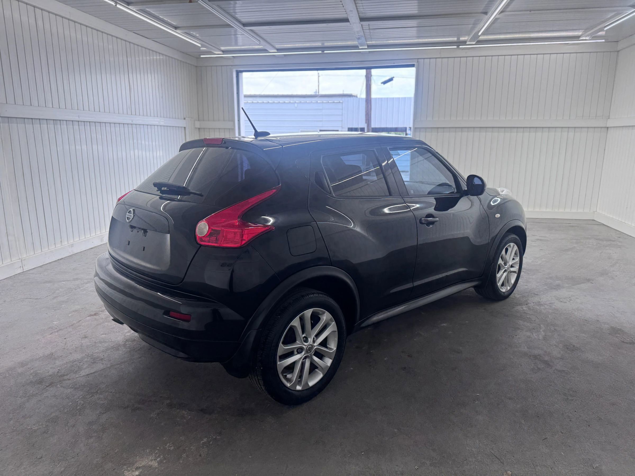 Used 2014 Nissan Juke SV FWD image 5