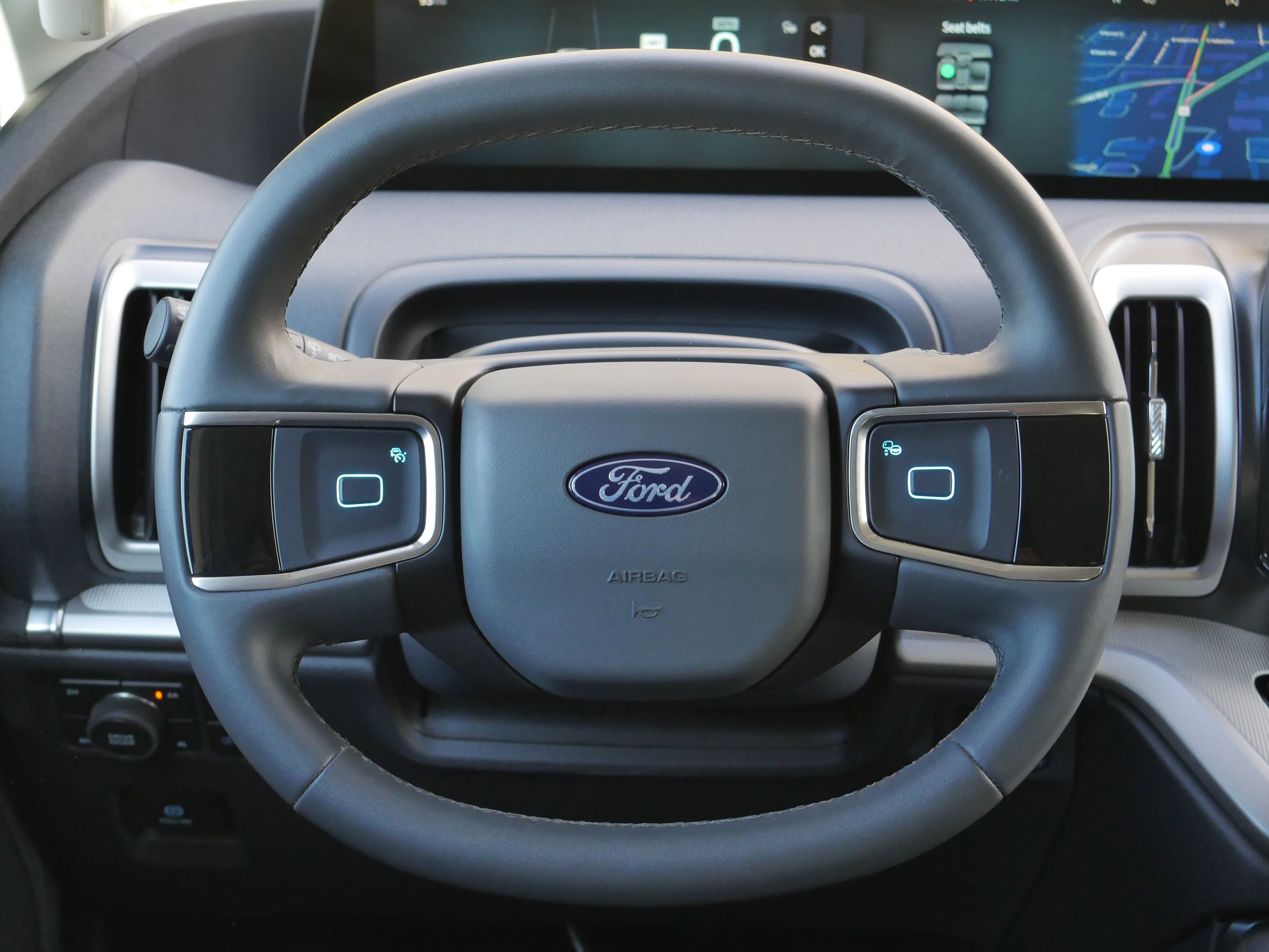 Certified 2025 Ford Expedition Active image 6