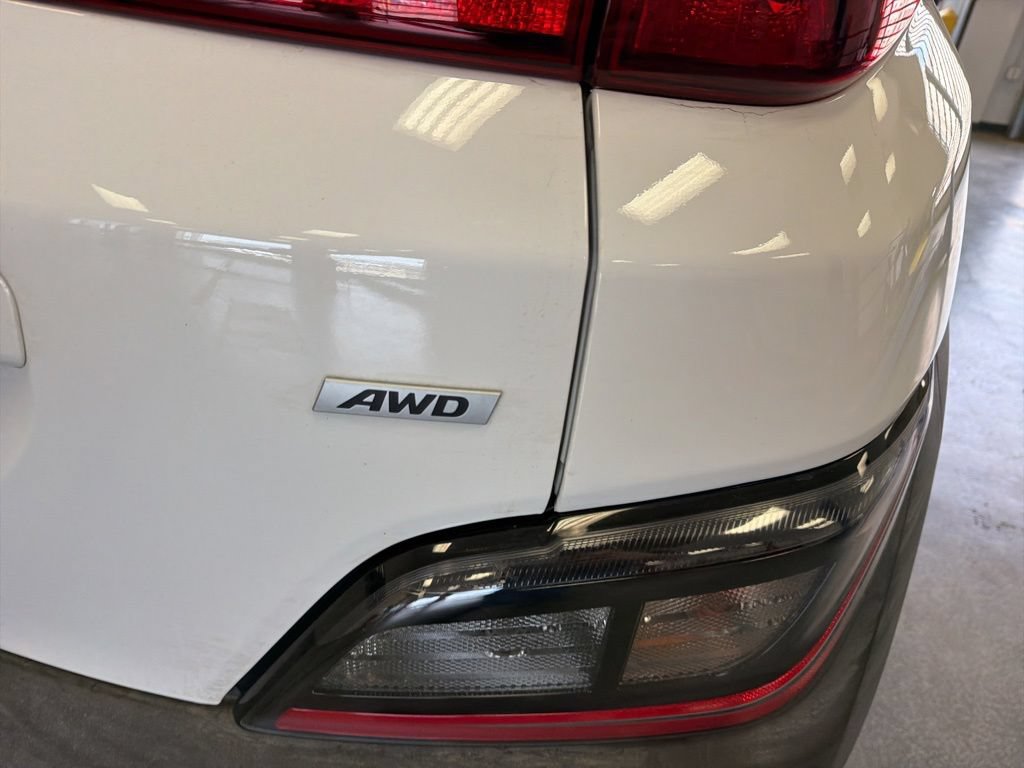 Used 2023 Hyundai Kona SEL AWD/4WD image 7