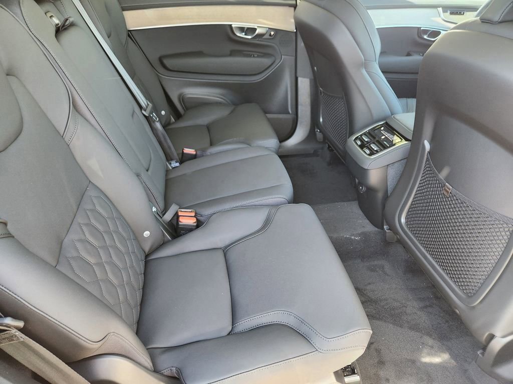 New 2026 Volvo XC90 B5 Core w/ Protection Package image 21