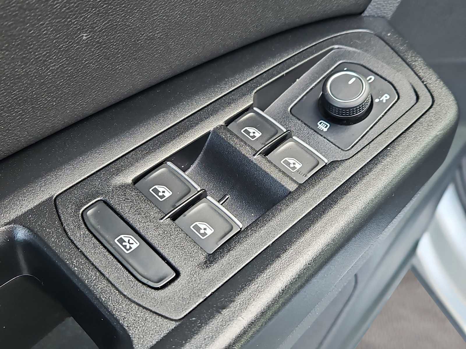 Used 2019 Volkswagen Atlas SE w/ Towing Package image 25