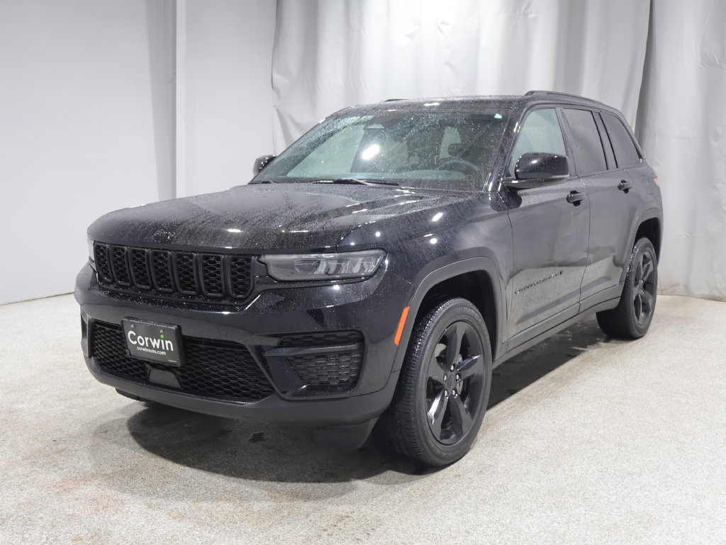 Used 2023 Jeep Grand Cherokee Altitude AWD/4WD image 8