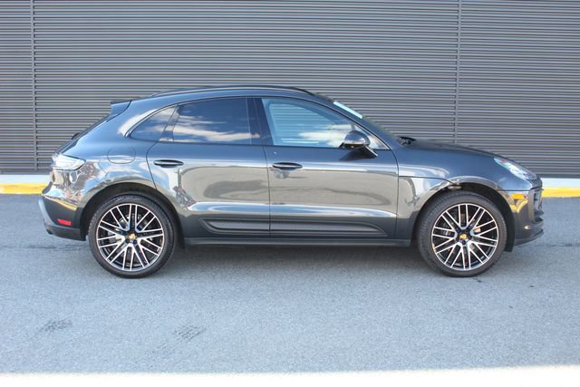 Certified 2026 Porsche Macan Base image 9