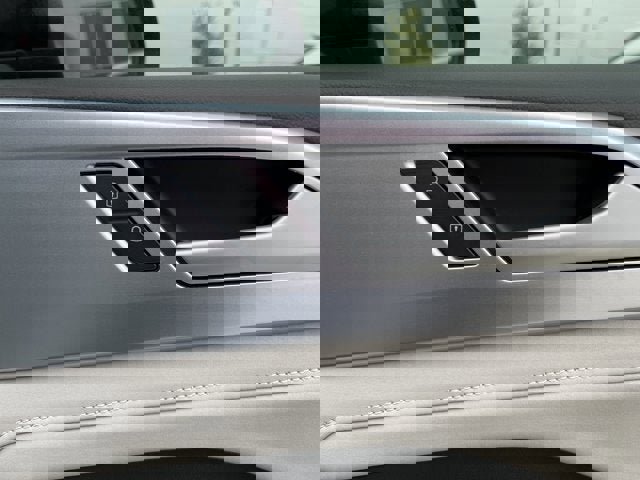 New 2025 Volkswagen Taos SE image 32