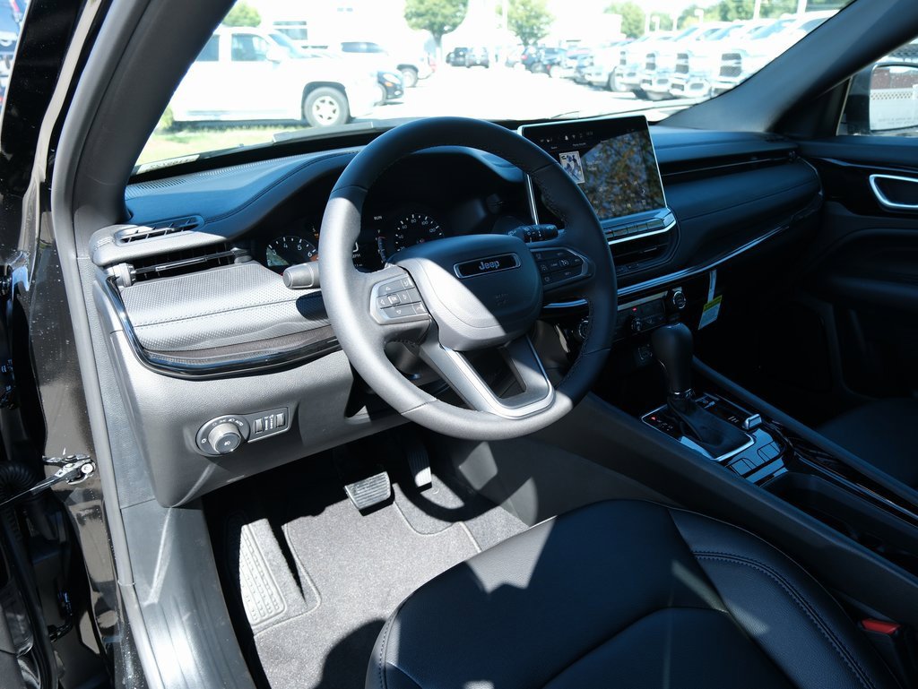 New 2026 Jeep Compass Limited image 4