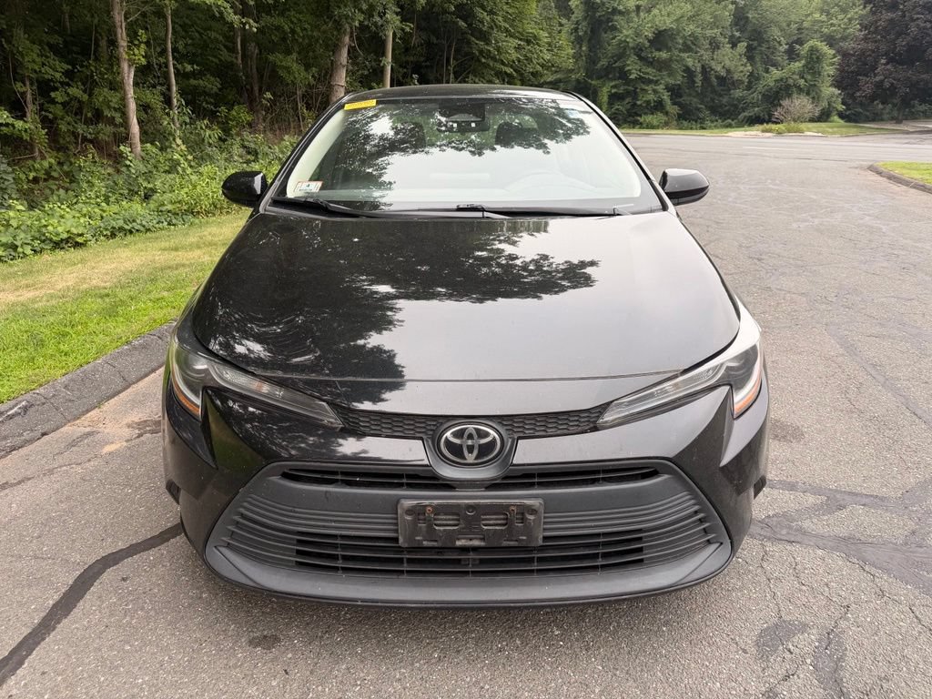 Used 2023 Toyota Corolla LE FWD image 3