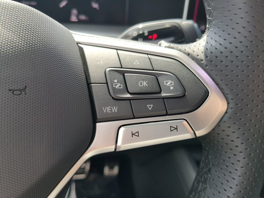 Certified 2026 Volkswagen Tiguan SE R-Line FWD image 29