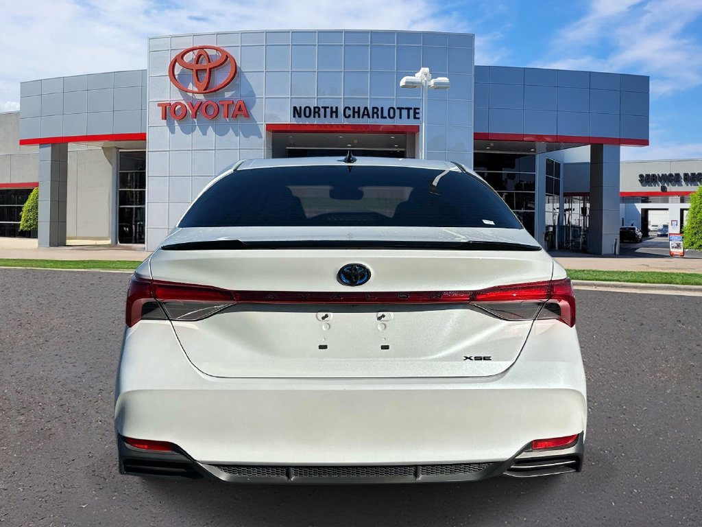 Used 2022 Toyota Avalon XSE FWD image 6
