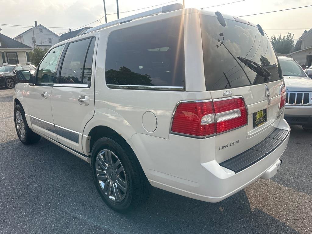 Used 2007 Lincoln Navigator Ultimate AWD/4WD image 6