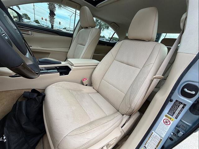 Used 2014 Lexus ES 350 w/ Luxury Package FWD image 10