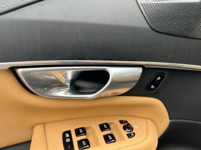 Used 2024 Volvo XC90 B6 Ultimate w/ Protection Package Premier AWD/4WD image 29
