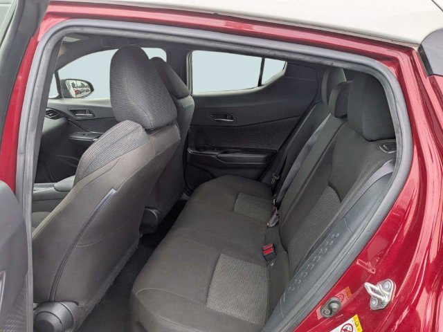 Used 2018 Toyota C-HR XLE FWD image 12