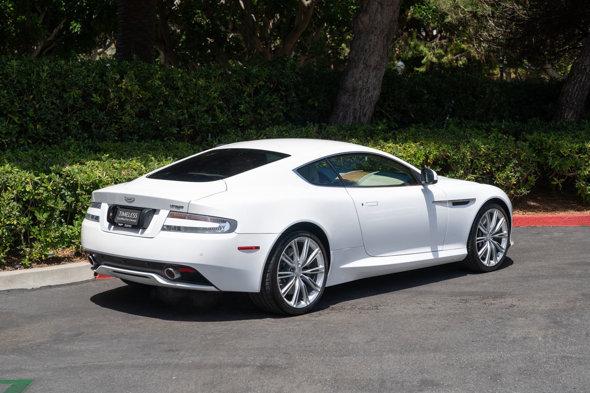 Used 2012 Aston Martin Virage Coupe RWD image 3
