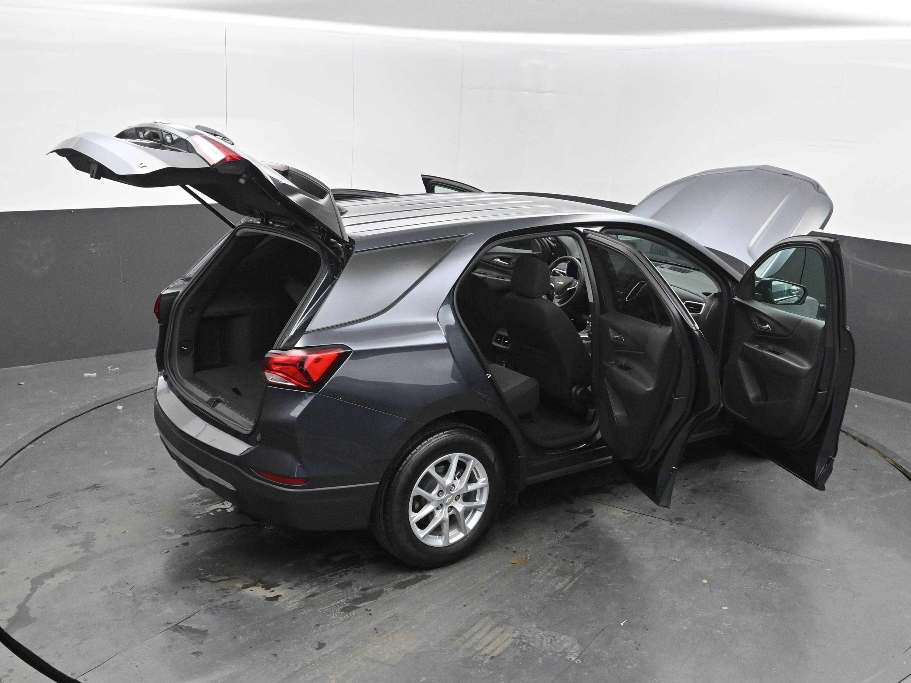 Used 2023 Chevrolet Equinox LT image 46