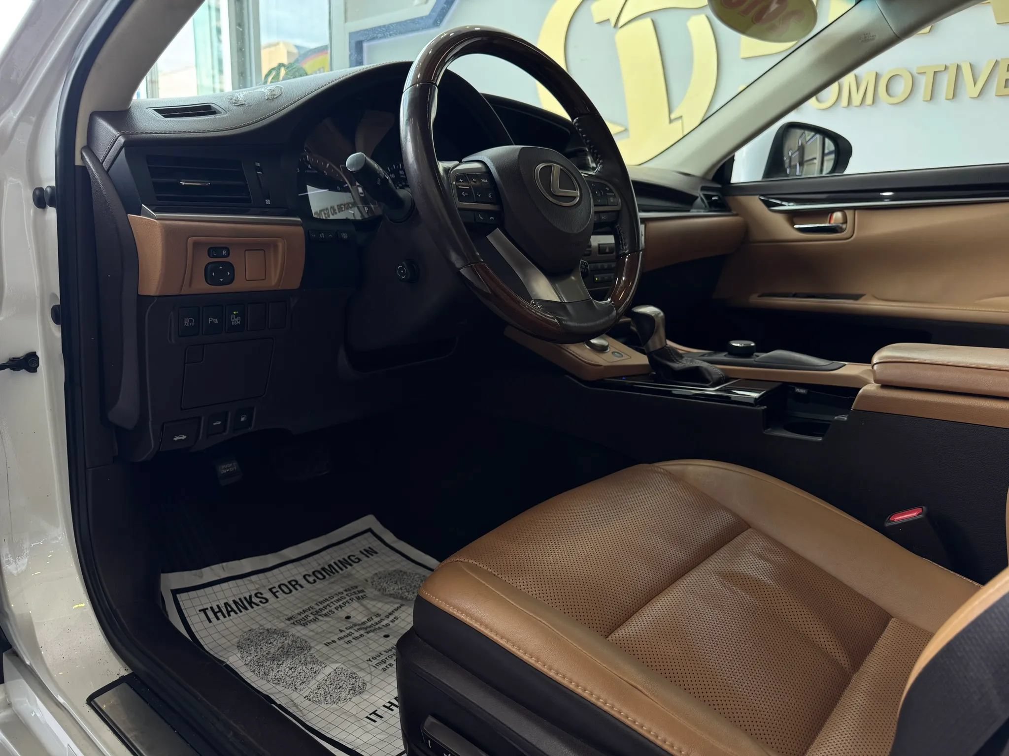 Used 2018 Lexus ES 350 w/ Premier Package FWD image 13