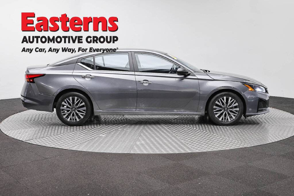 Used 2024 Nissan Altima 2.5 SV FWD image 6