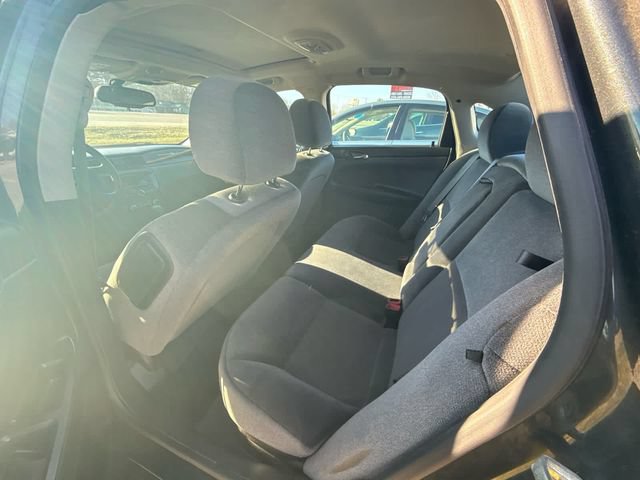 Used 2015 Chevrolet Impala LT w/ LT Sunroof Package FWD image 12