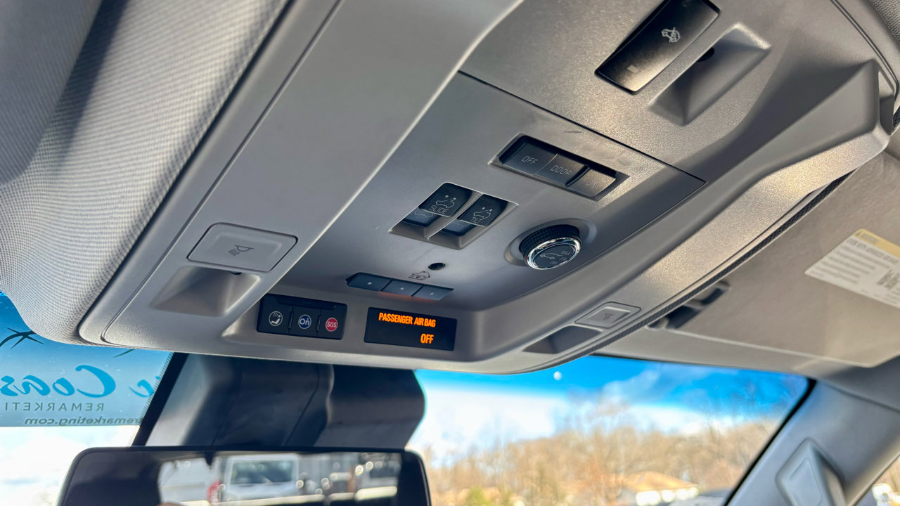 Used 2017 Cadillac Escalade Luxury image 27