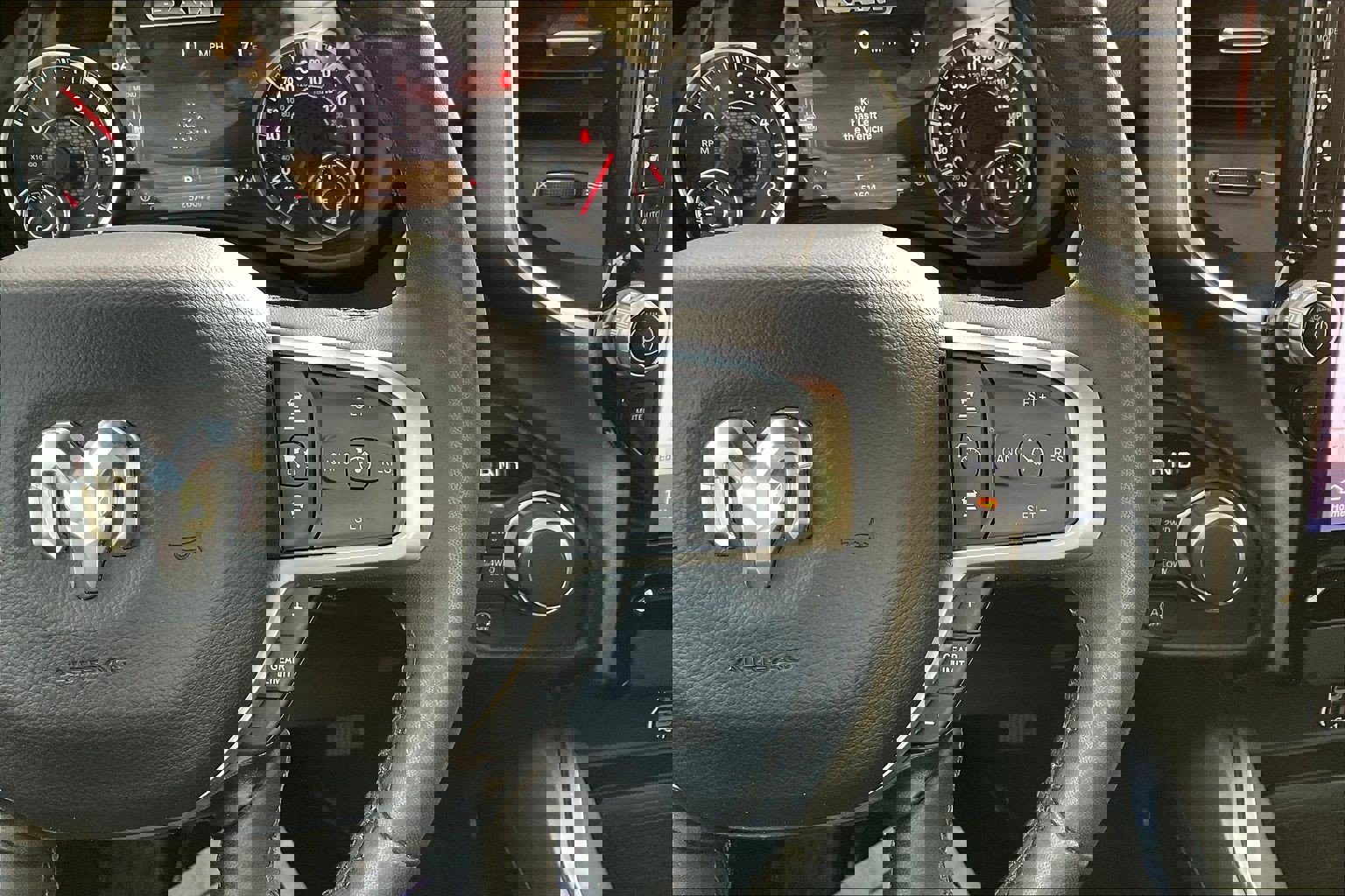 Used 2025 RAM 1500 Big Horn AWD/4WD image 13