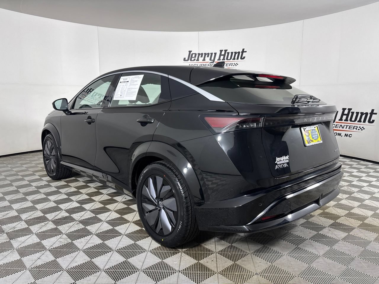 Used 2023 Nissan Ariya FWD image 6