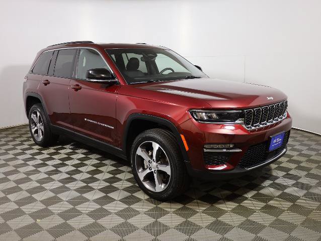Used 2024 Jeep Grand Cherokee Limited AWD/4WD image 4