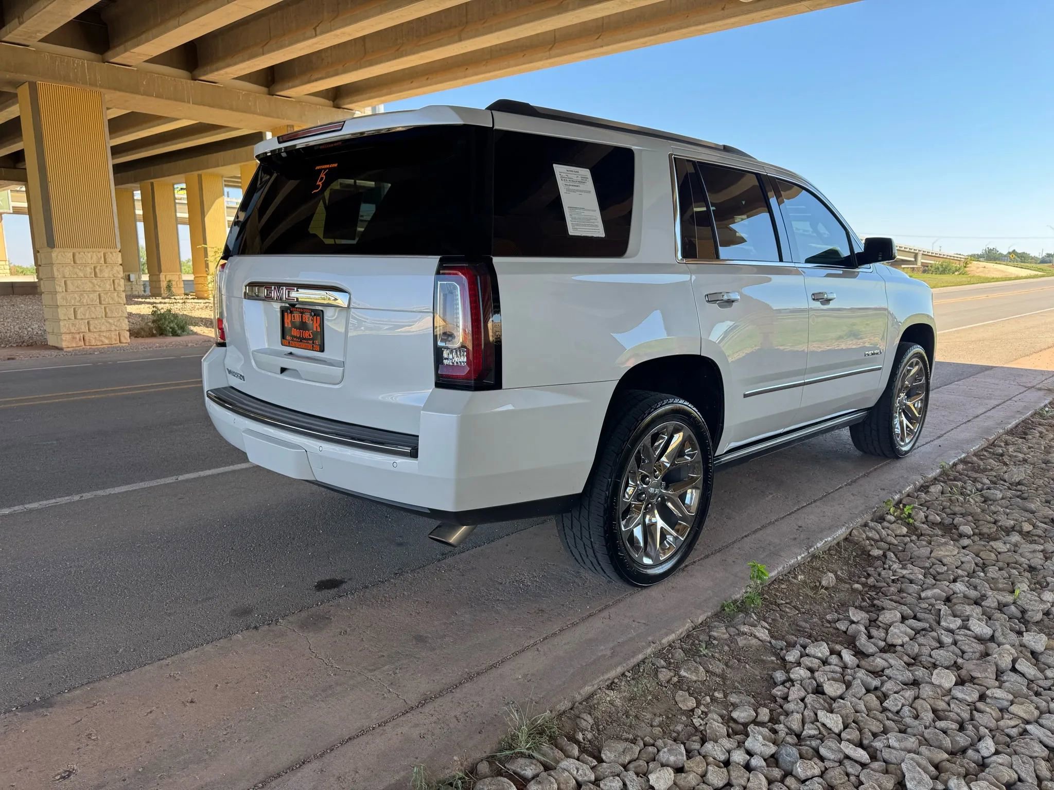 Used 2019 GMC Yukon Denali w/ Denali Ultimate Package image 3