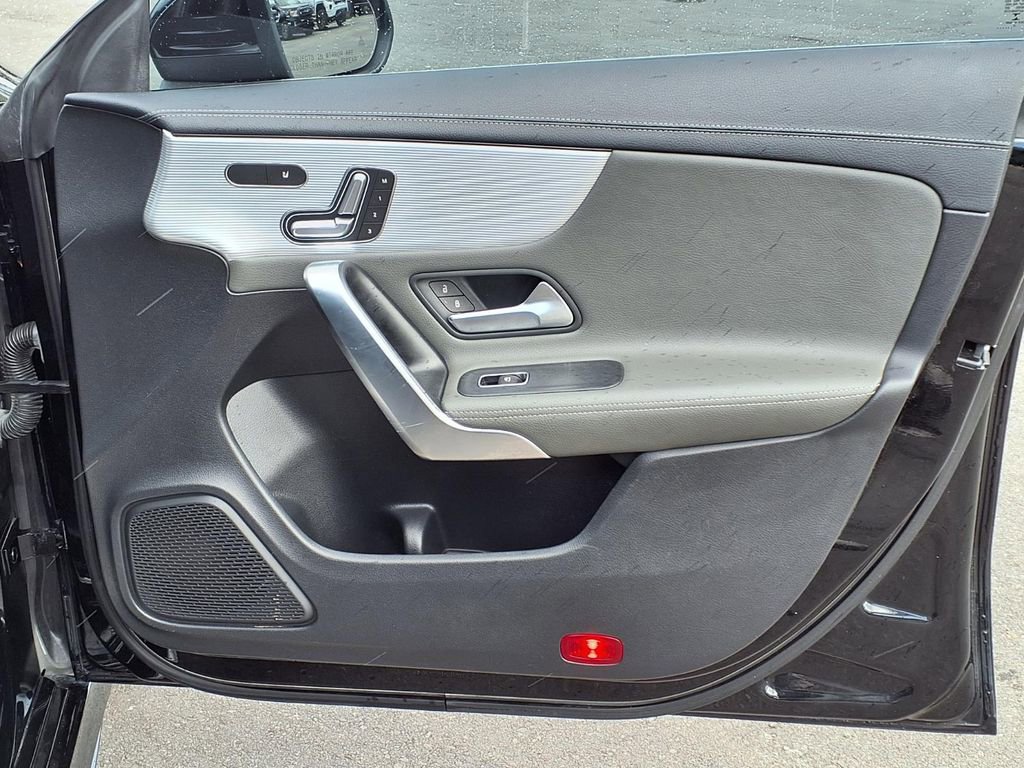 Used 2020 Mercedes-Benz CLA 250 image 11