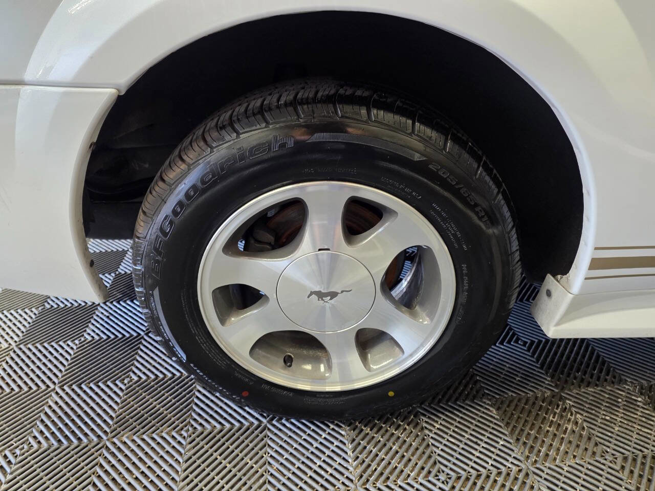 Used 2000 Ford Mustang Base 2dr Convertible RWD image 34