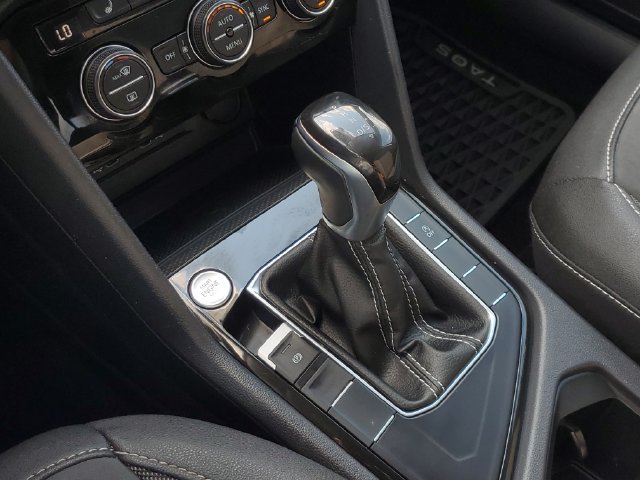 Certified 2024 Volkswagen Taos SE FWD image 28