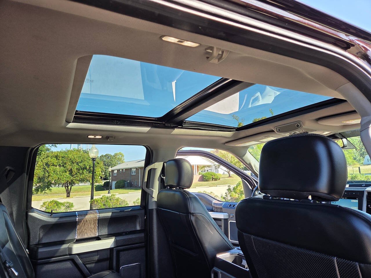 Used 2019 Ford F250 Lariat w/ Lariat Ultimate Package AWD/4WD image 11