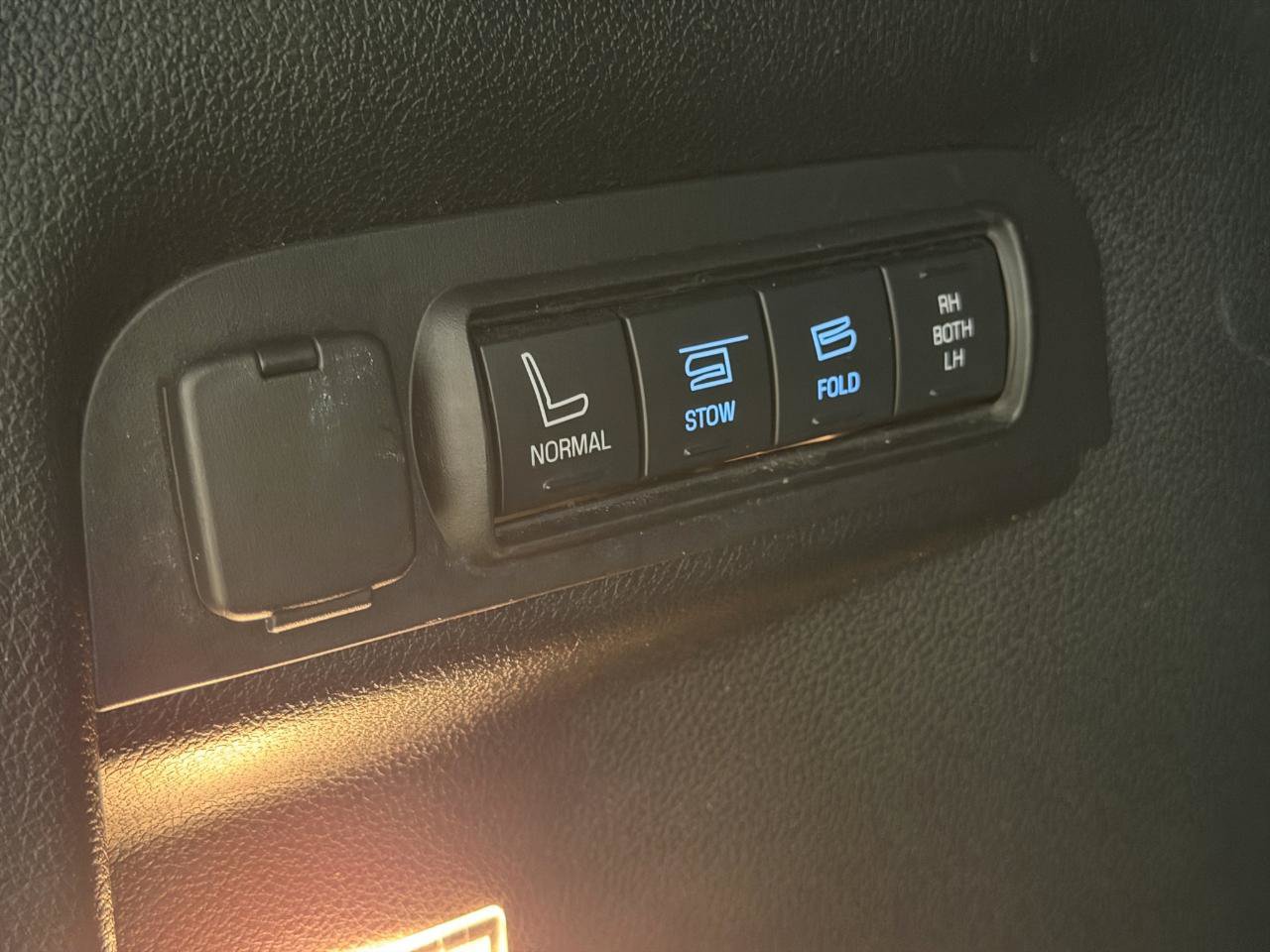 Used 2017 Ford Explorer Platinum AWD/4WD image 29