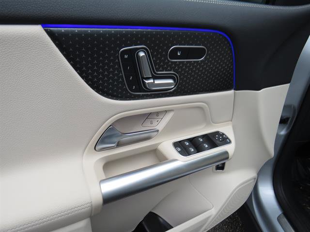 Used 2025 Mercedes-Benz GLA 250 4MATIC image 6