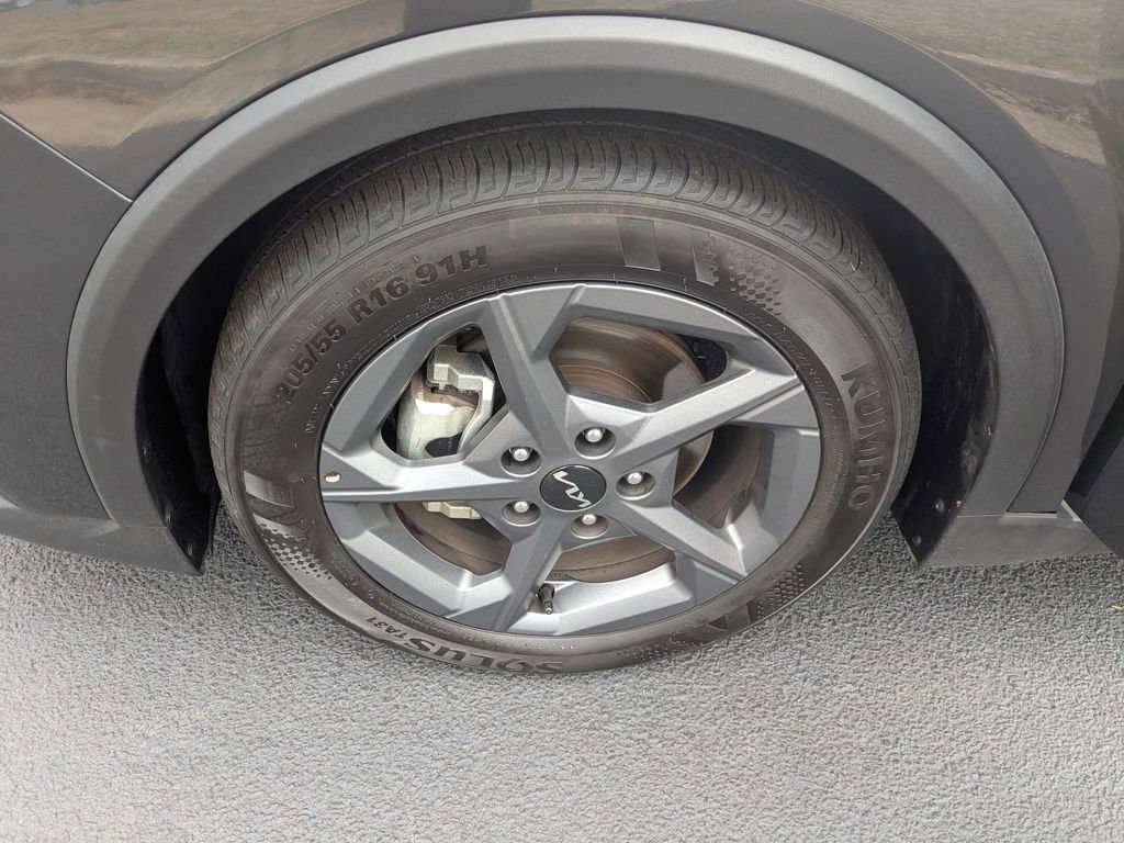 Used 2025 Kia K4 LXS image 68