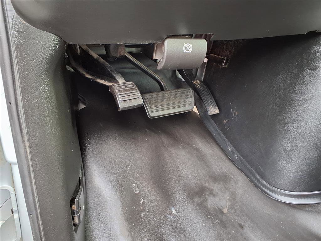 Used 2019 Chevrolet Express 3500 w/ Power Convenience Package image 9