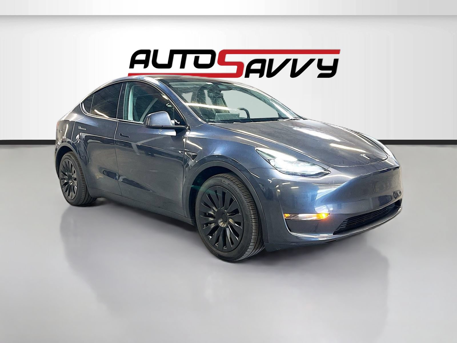 Used 2024 Tesla Model Y Long Range AWD/4WD image 1