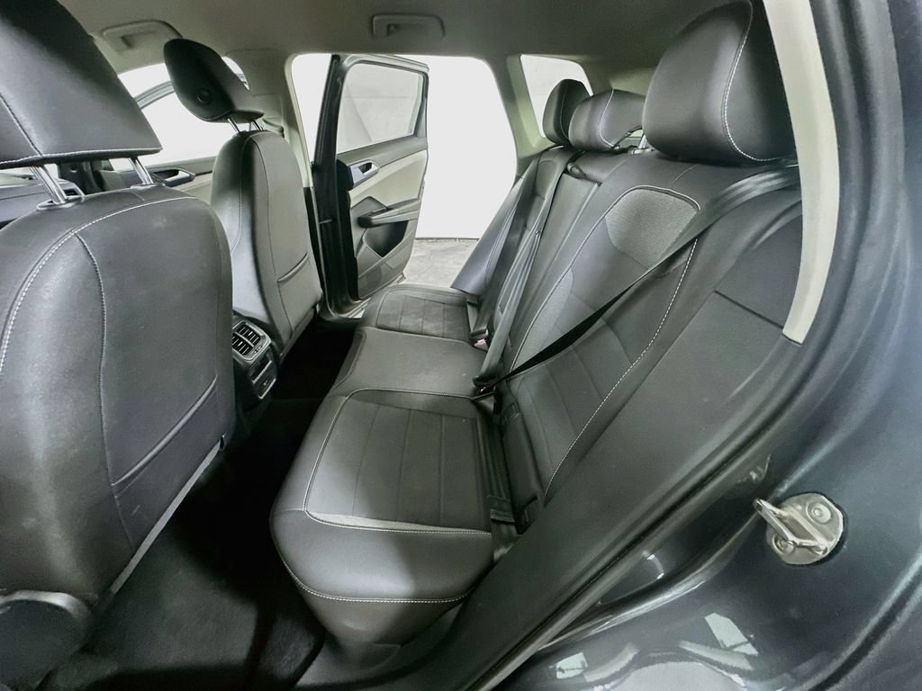 Used 2024 Volkswagen Taos SE FWD image 14