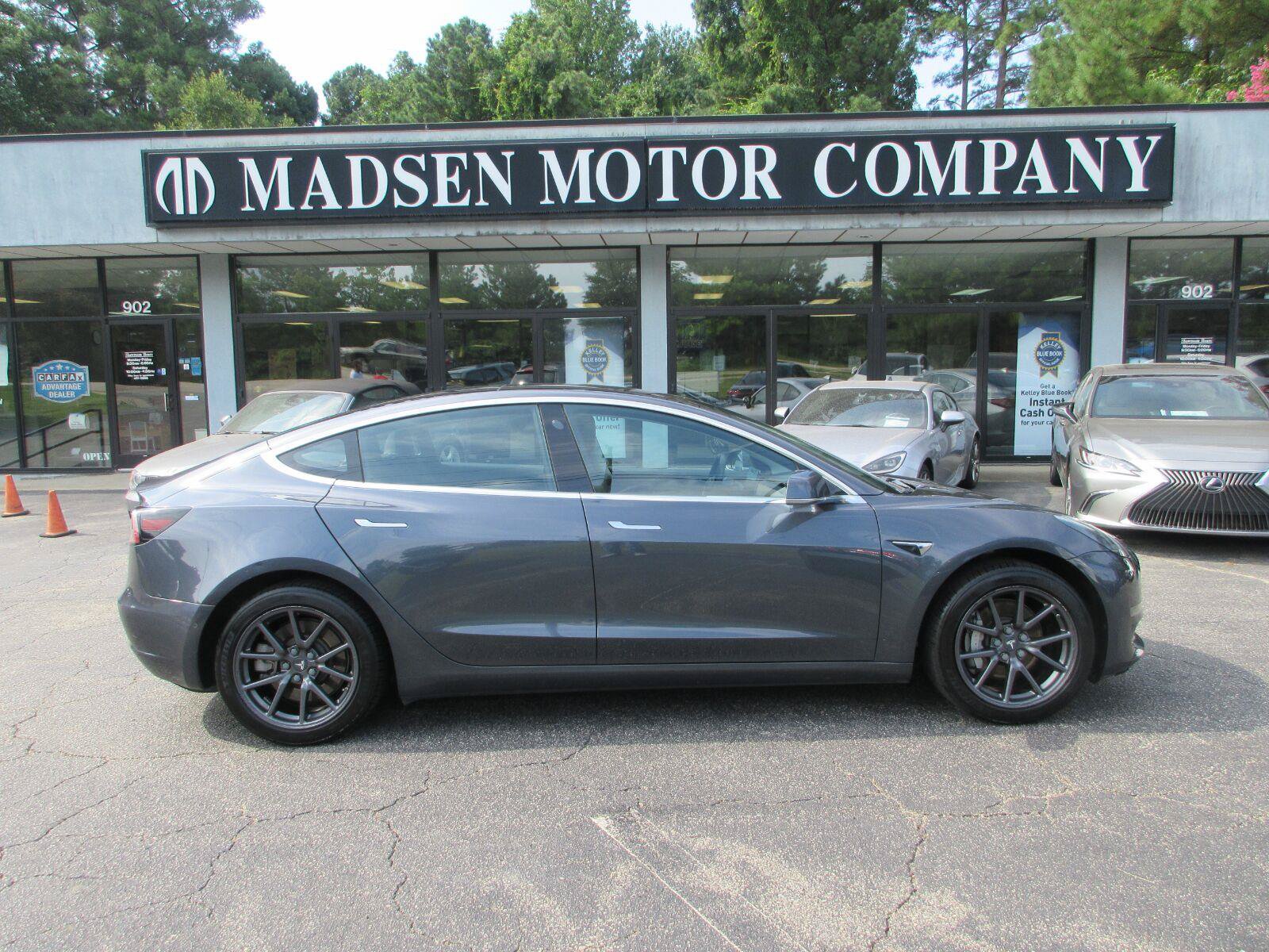 Used 2018 Tesla Model 3 Long Range RWD image 4